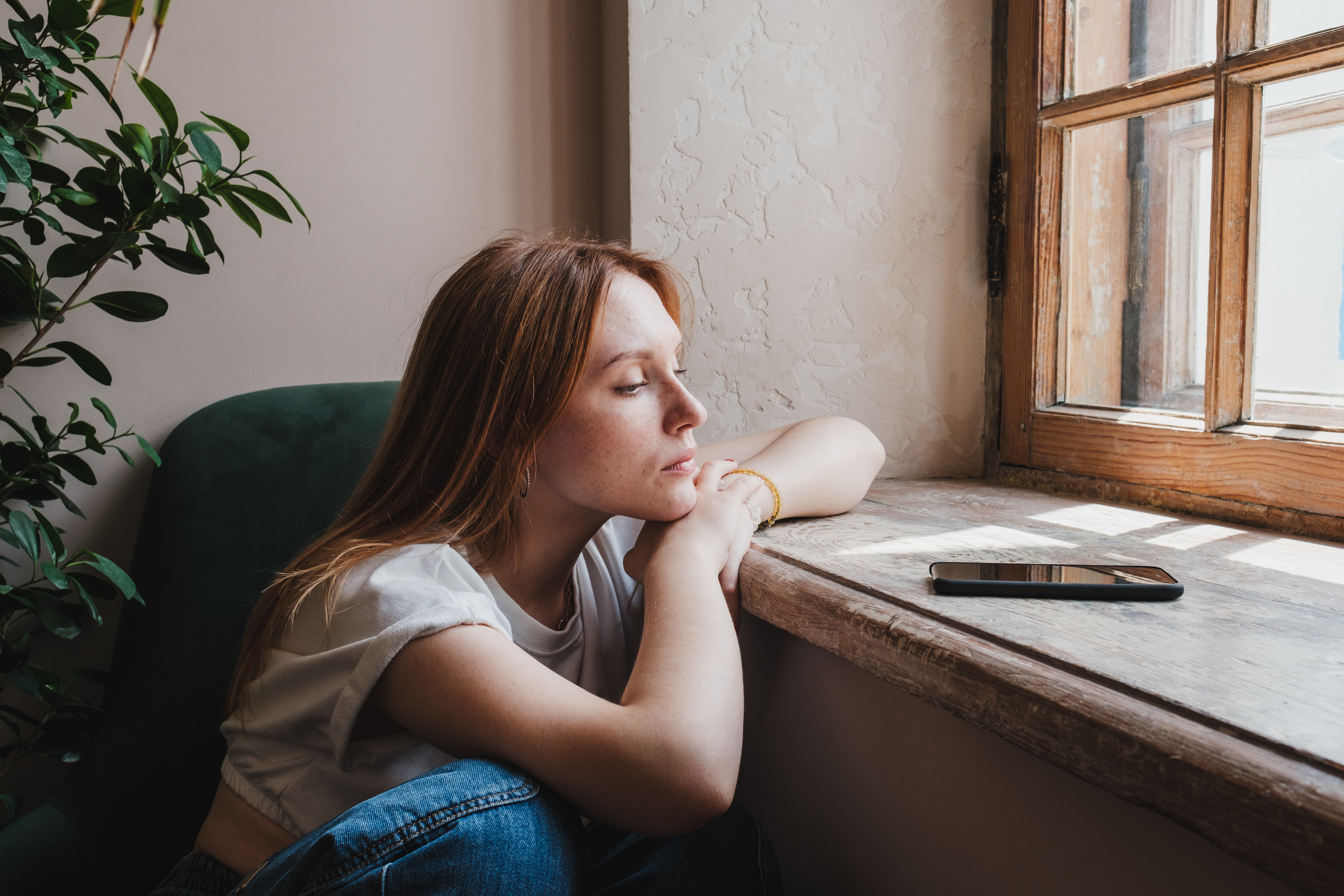 A daughter thinking about her future | Source: Getty Images