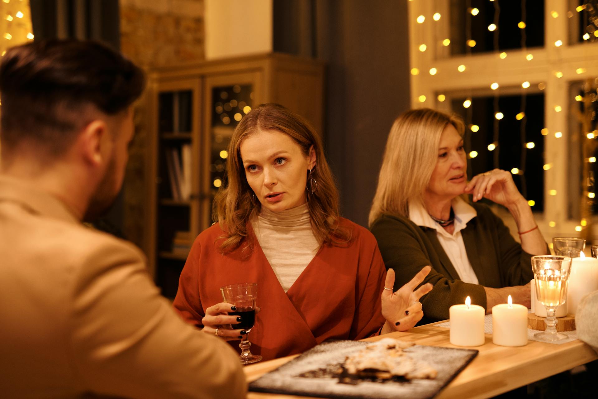 People sitting at a dinner table | Source: Pexels