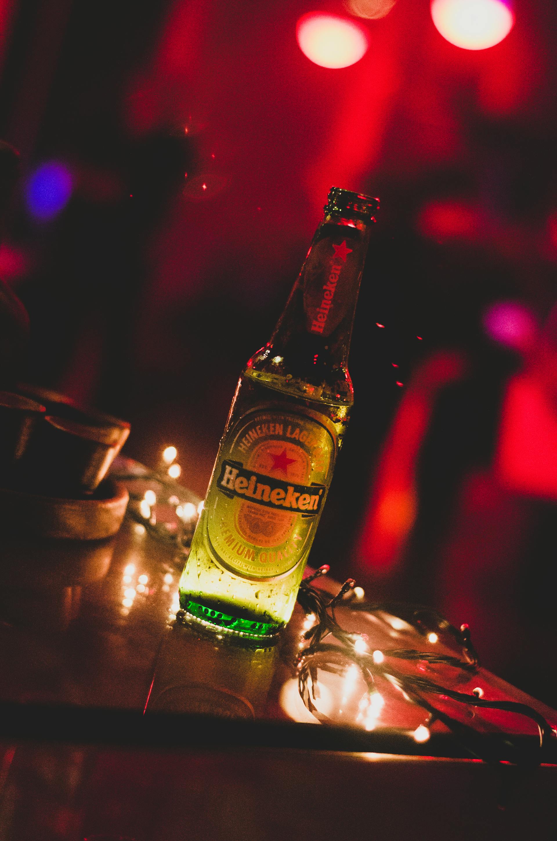 A beer bottle | Source: Pexels