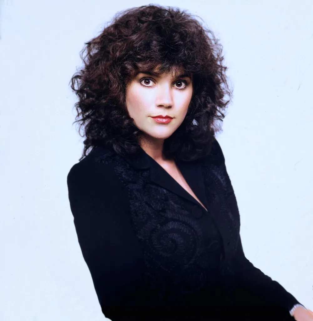 Linda Ronstadt: A Legendary Career Spanning Rock, Country, and Latin Music Linda Ronstadt: A Legendary Career Spanning Rock, Country, and Latin Music