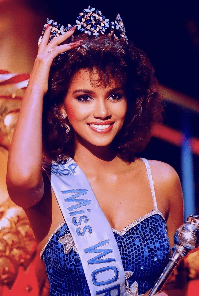 The Inspiring Journey of Halle Berry: From Cleveland to Hollywood Icon The Inspiring Journey of Halle Berry: From Cleveland to Hollywood Icon