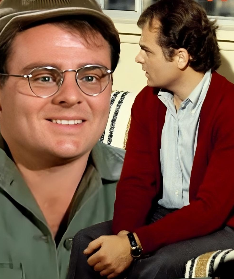 Gary Burghoff AKA Radar from ‘M*A*S*H’ Always Kept His Left Hand Out of View – Five Times We Could See It  Gary Burghoff AKA Radar from ‘M*A*S*H’ Always Kept His Left Hand Out of View – Five Times We Could See It
