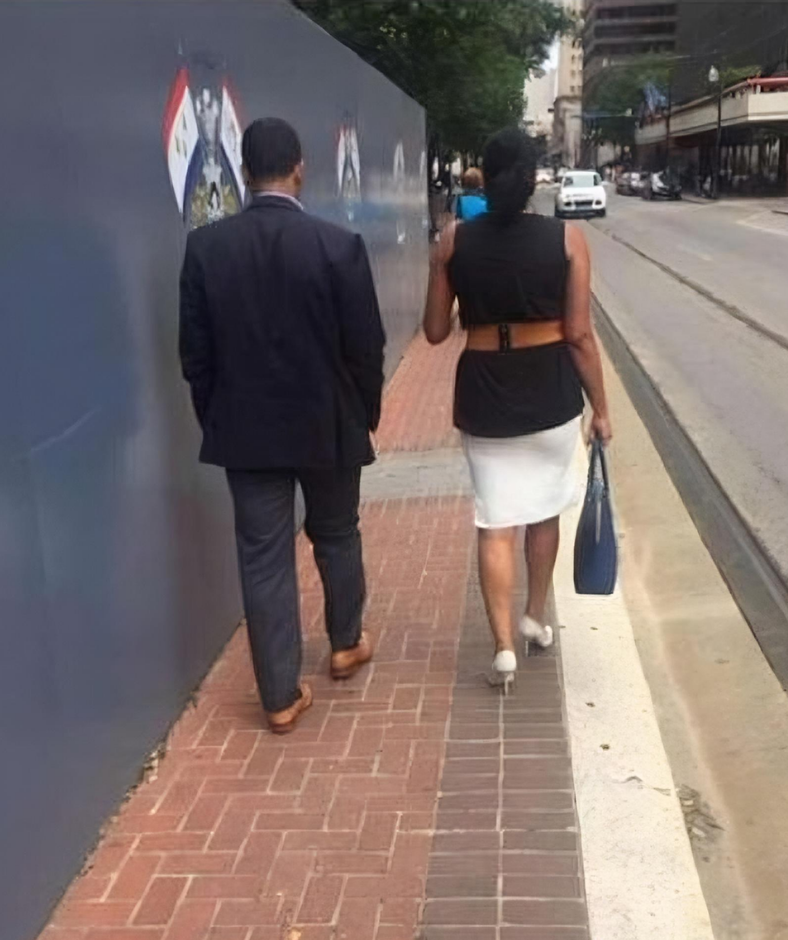 Only a true gentleman can spot the mistake in this photo! Only a true gentleman can spot the mistake in this photo!