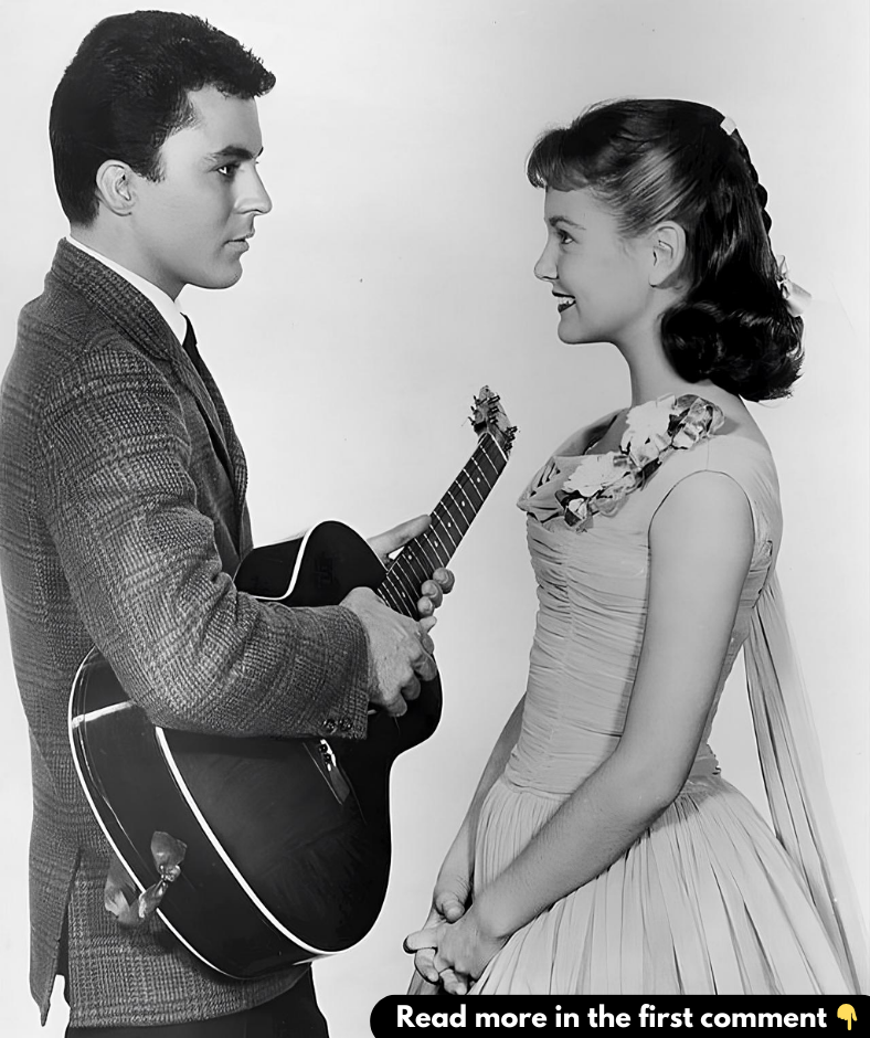 A sky of memories in me. Such a great photo of both of them – two huge heartthrobs of the 60’s