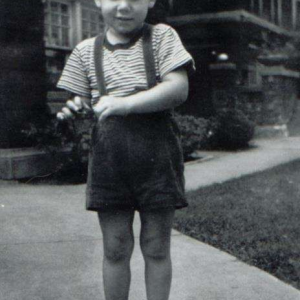 Do you recognize him? a Leading icon of hollywood. Do you remember the classic role, the moment he became a top star right after that role?  Now, at 82 years old, his journey is more inspiring than ever. Reveal the remarkable story behind the legend