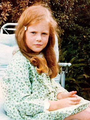 Can you guess the identity of this dazzling female star? Ready for a twist?