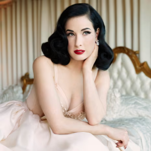 Dita Von Teese: The Queen of Burlesque and Vintage Elegance Dita Von Teese: The Queen of Burlesque and Vintage Elegance