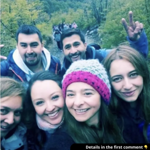 Selfie of 6 friends leaves people creeped out