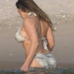 According to science, this 45-year-old celeb has the perfect body! But just wait until she turns… And can you guess who she is?  See more photos