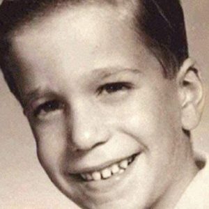 His parents called him dumb because he couldn’t read until he was 31, yet he rose to fame and became loved by millions. Do you know who he is?