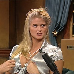 Anna Nicole Smith’s Emba-rra-ssing Incident