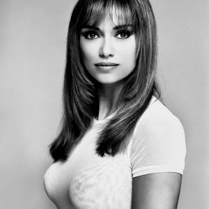 The 90s Icon Whose Natural Beauty Still Turns Heads