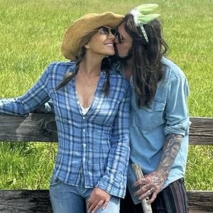 Elizabeth Hurley fans raise alarm on her photo with Billy Ray Cyrus