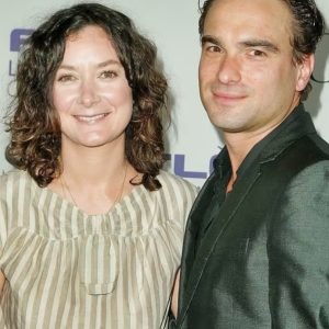 Sara Gilbert Opens Up About Coming Out to Johnny Galecki on ‘Roseanne’: How He Has Supported Her Since!