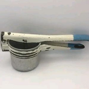 At first glance, it looked like some kind of odd kitchen press or farming relic. The answer completely shocked me At first glance, it looked like some kind of odd kitchen press or farming relic. The answer completely shocked me