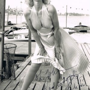 The Sultry Voice and Fearless Heart Behind an Unforgettable Screen Legend The Sultry Voice and Fearless Heart Behind an Unforgettable Screen Legend