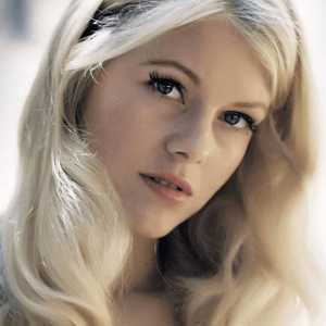 The Country Sweetheart Who Stole America’s Heart and Still Shines Today The Country Sweetheart Who Stole America’s Heart and Still Shines Today